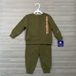 Champion Baby 2-Piece Olive Green Sweatsuit Set Size 24M NEW NWT